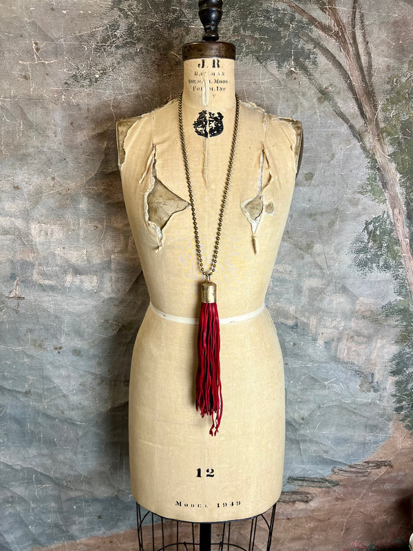 00A16 Tis The Tassel Necklace