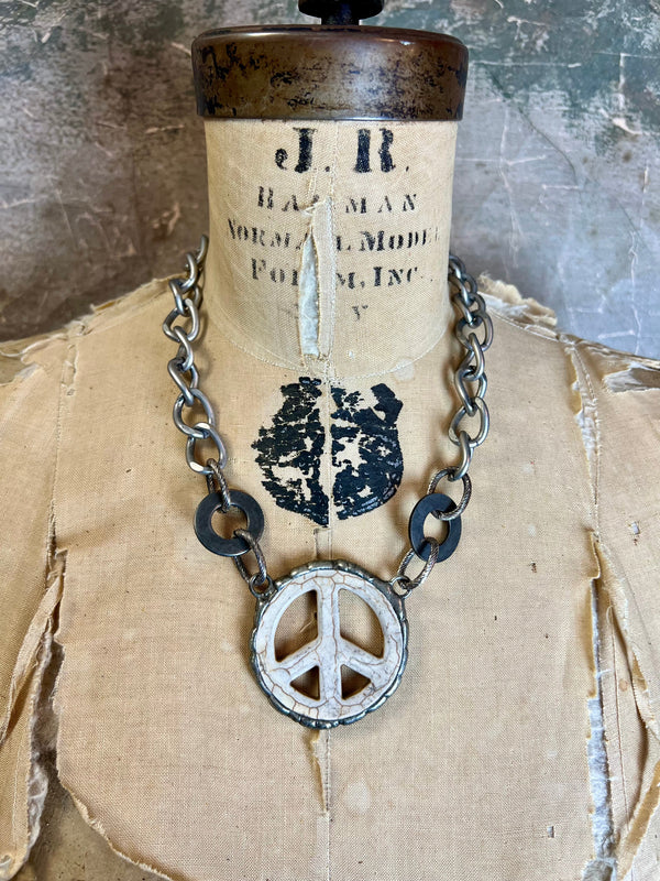 00A18 Link The Peace Necklace-White